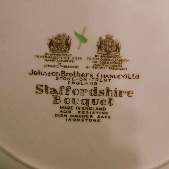 Staffordshire Bouquet by Johnson Brothers (Hanley) set of 10 pieces $45 - Picture 2 of 6